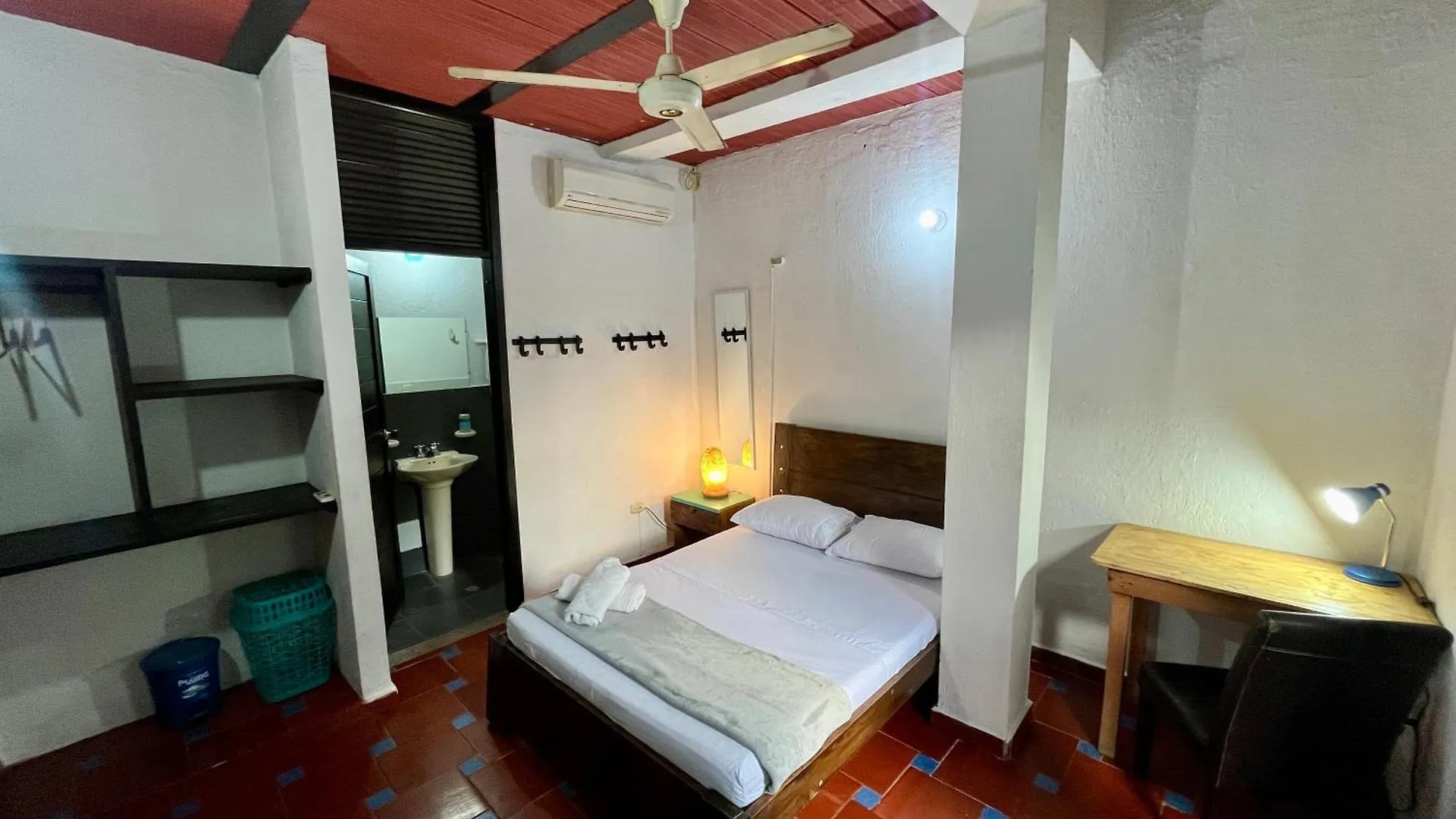 Sana Mar Hostel & Eco-Cafe サンタ・マルタ