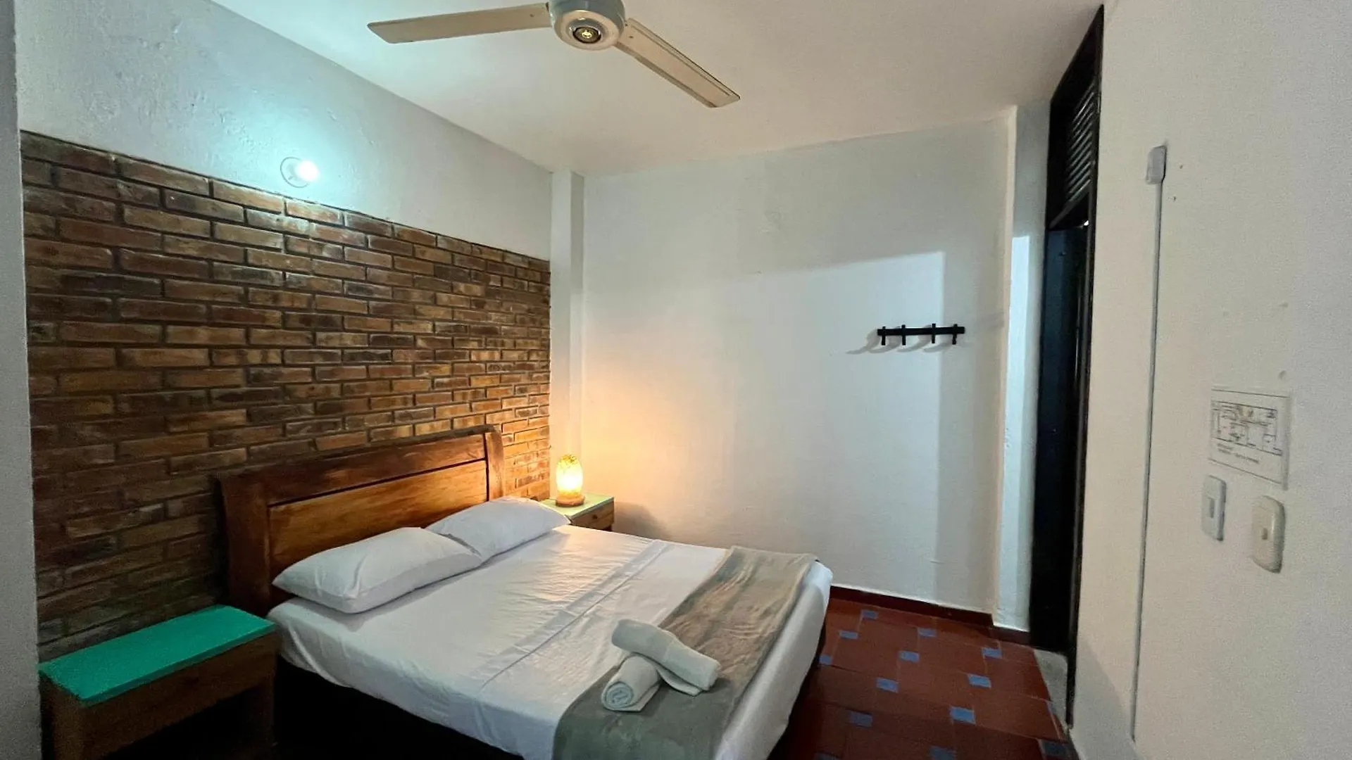 Sana Mar Hostel & Eco-Cafe サンタ・マルタ 0*,
